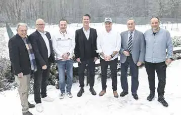 Einige Verantwortliche des TC Blau-Weiss Ronsdorf: Jürgen Liesert, Marcus Berghaus, Andreas Hundegger, Mirko Wochrowski, Frederik Thiemann, Wolfgang Luchtenberg und Thomas Stratmann